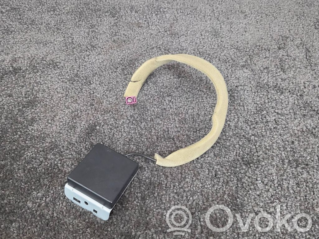 Renault Clio V Aerial GPS antenna 