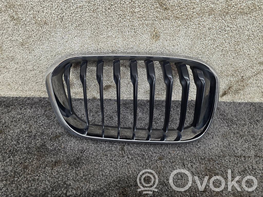 BMW 1 F20 F21 Augšējais režģis 