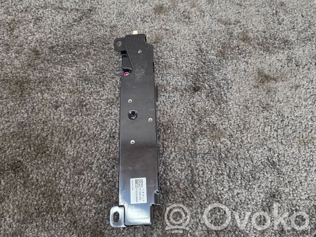 Tesla Model Y Aerial antenna amplifier 