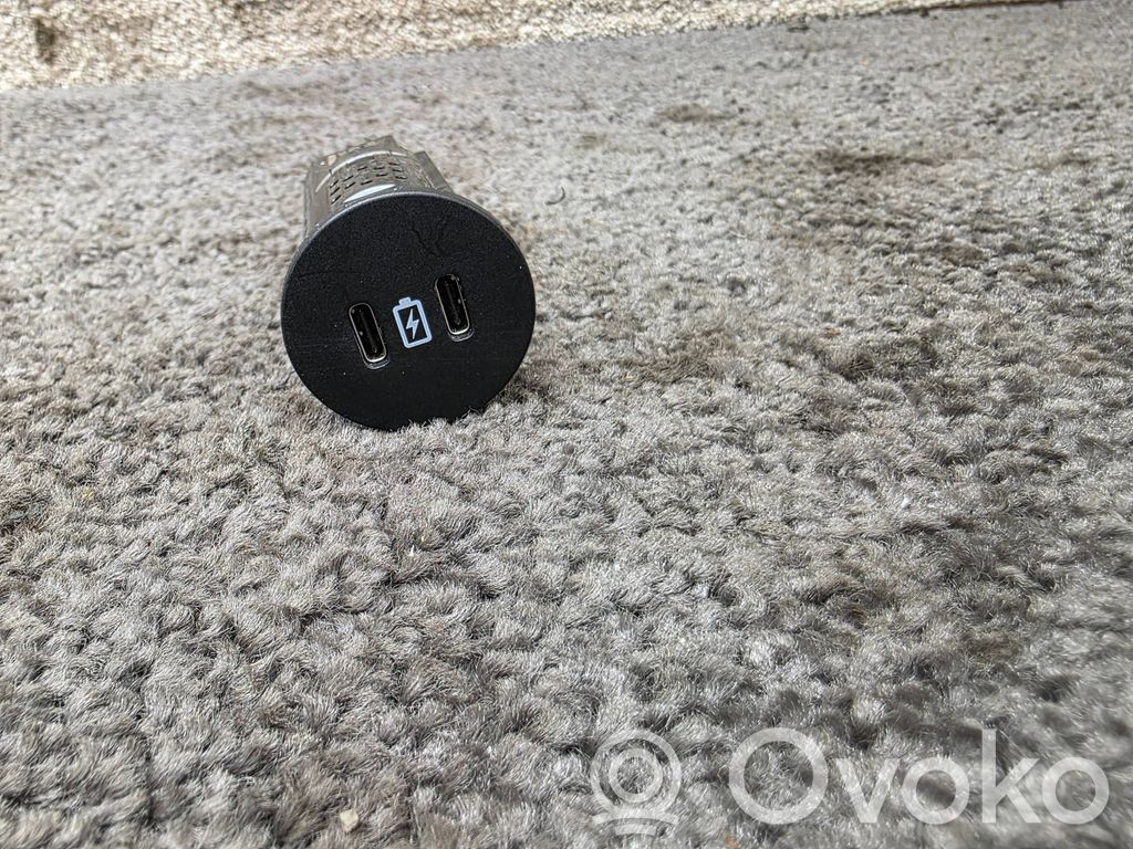 Gniazdo / Złącze USB   PU5T19J211FA,K7EDB,250414D4456