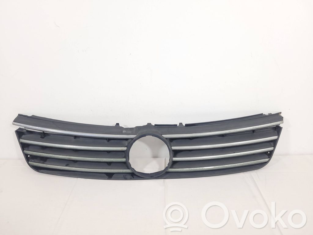 Volkswagen PASSAT B5 Grilă radiator față 