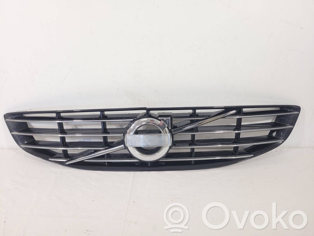 Volvo V60 Передняя решётка 