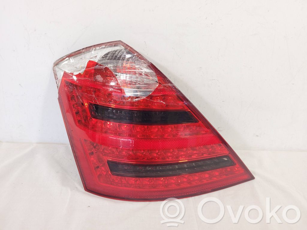 Mercedes-Benz S W221 Luz trasera/de freno 