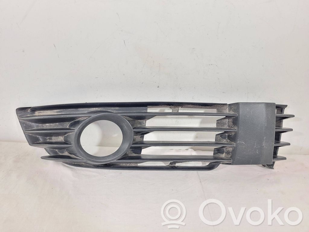 Volkswagen PASSAT B5.5 Etupuskurin alempi jäähdytinsäleikkö 