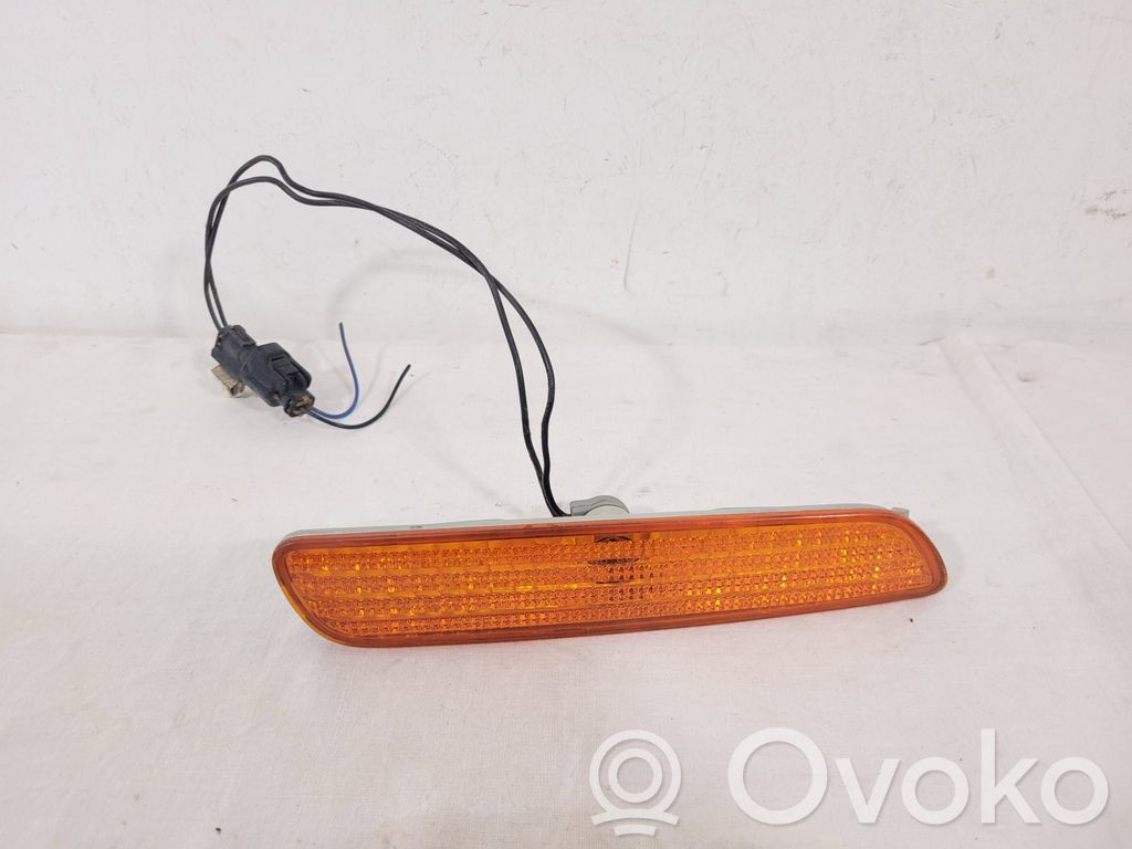 Volvo S40, V40 Semnalizator bară spate 