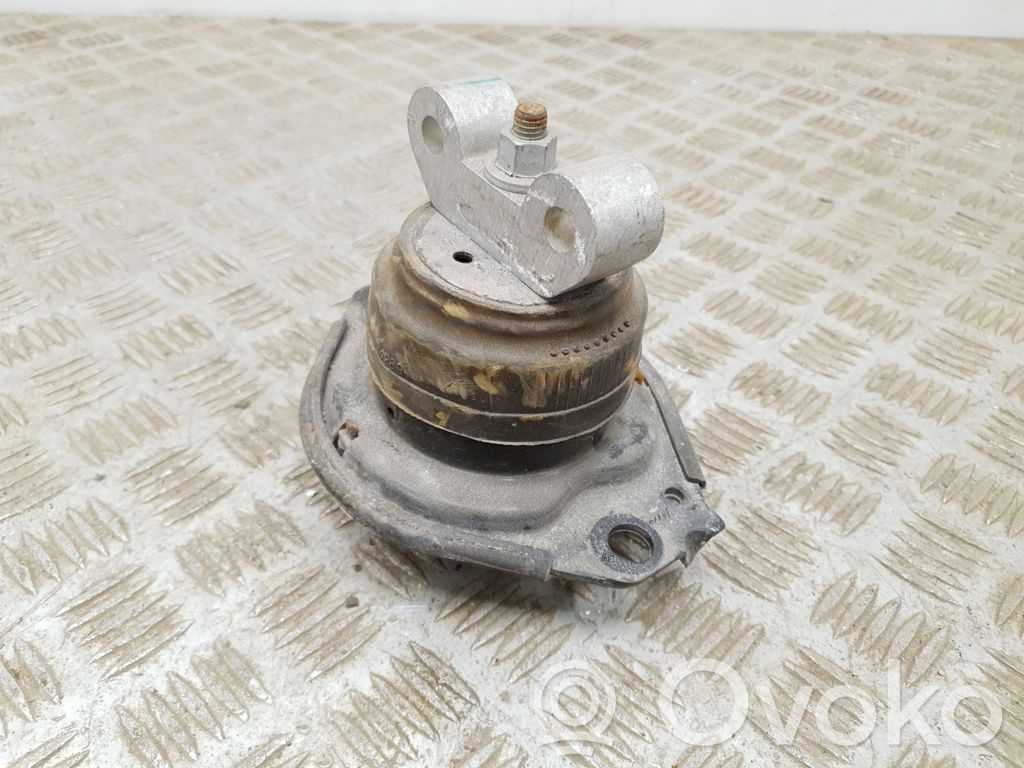 Engine mount bracket   4726030AH,PA30541,68277082AA