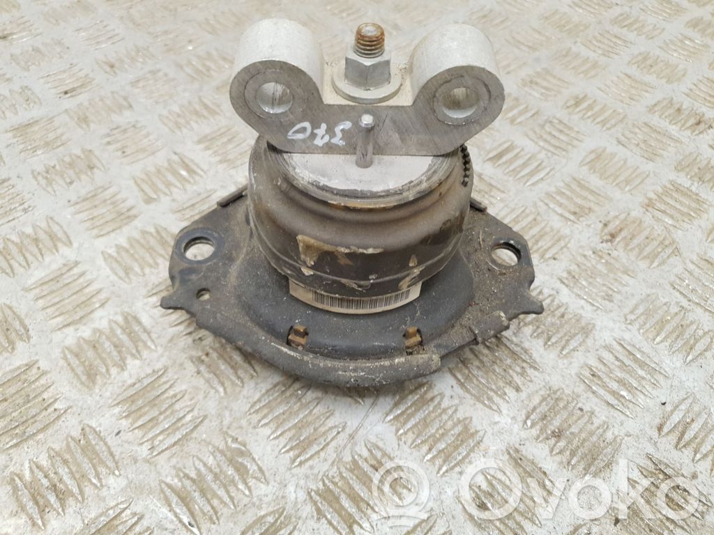 Dodge Challenger Engine mount bracket 