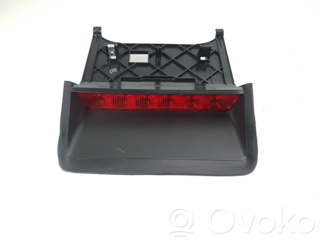 Dodge Challenger Third/center stoplight 