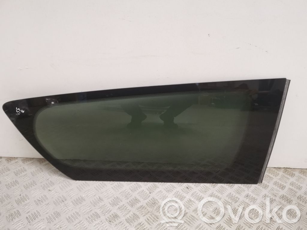 Chrysler Pacifica Rear side window 
