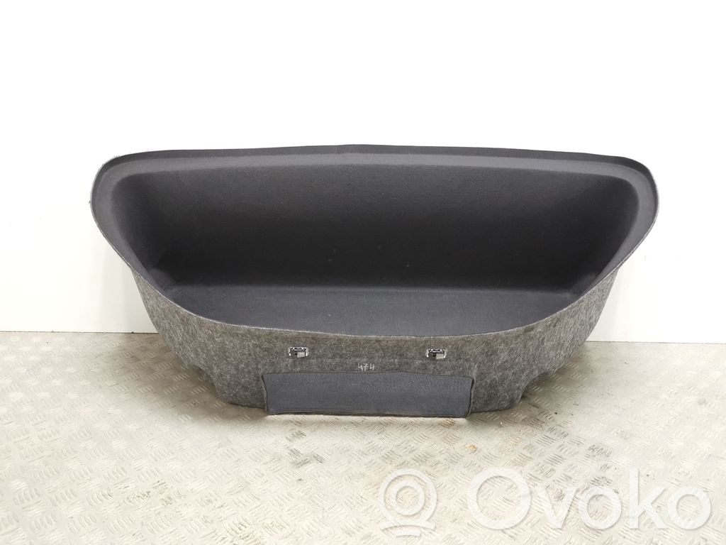 Other trunk/boot trim element   104805900E