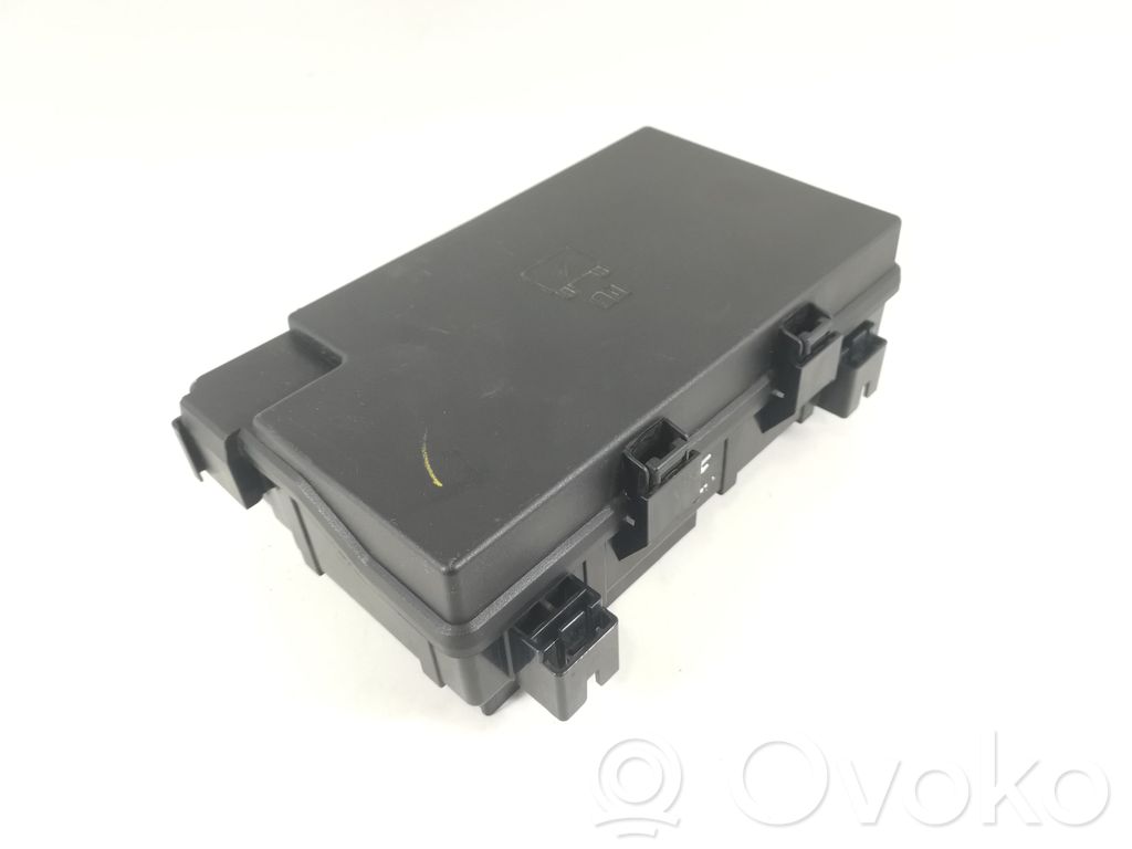 Dodge Durango III Fuse module 