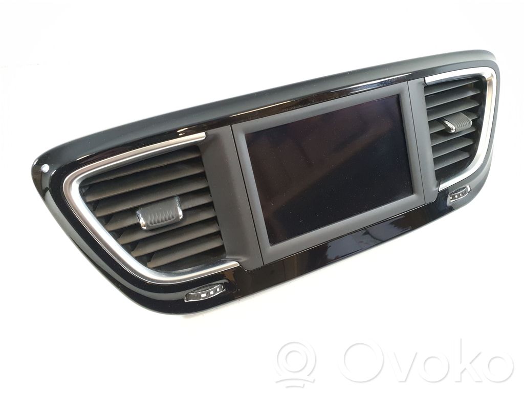 Chrysler Pacifica Screen/display/small screen 