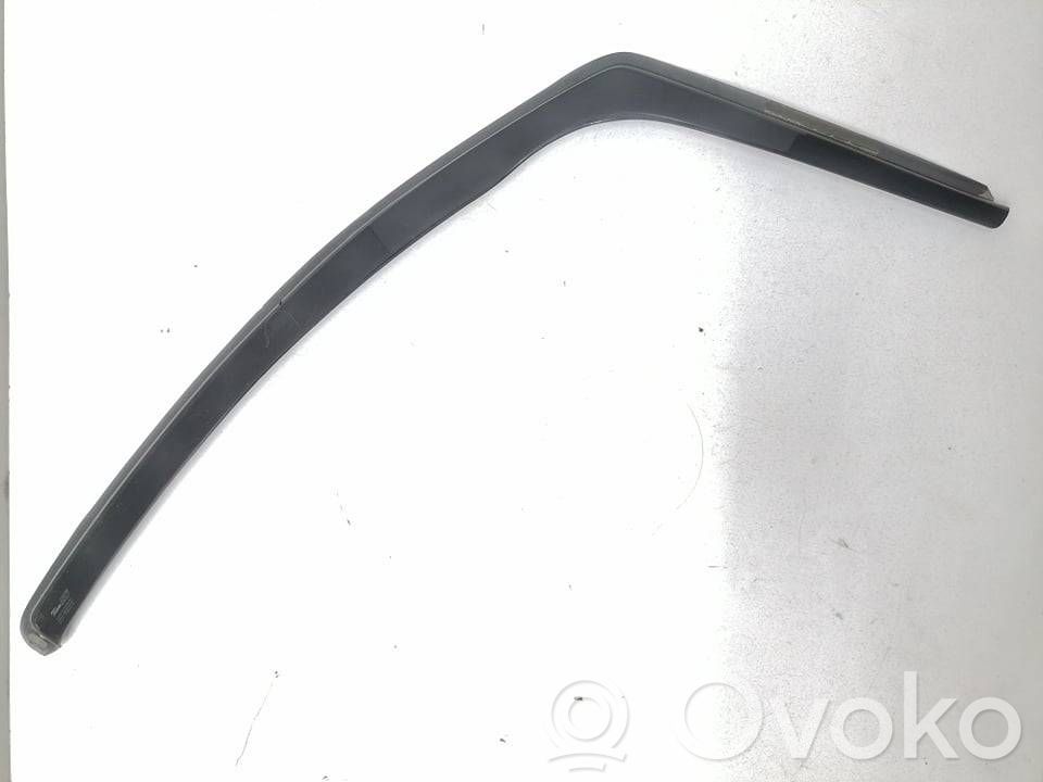 Front door wind deflector