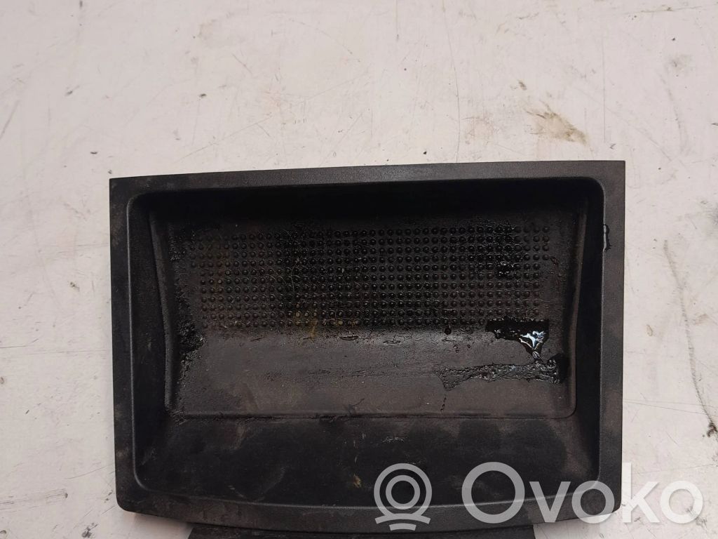 Volvo V50 Daiktadėžė centrinės konsolės 