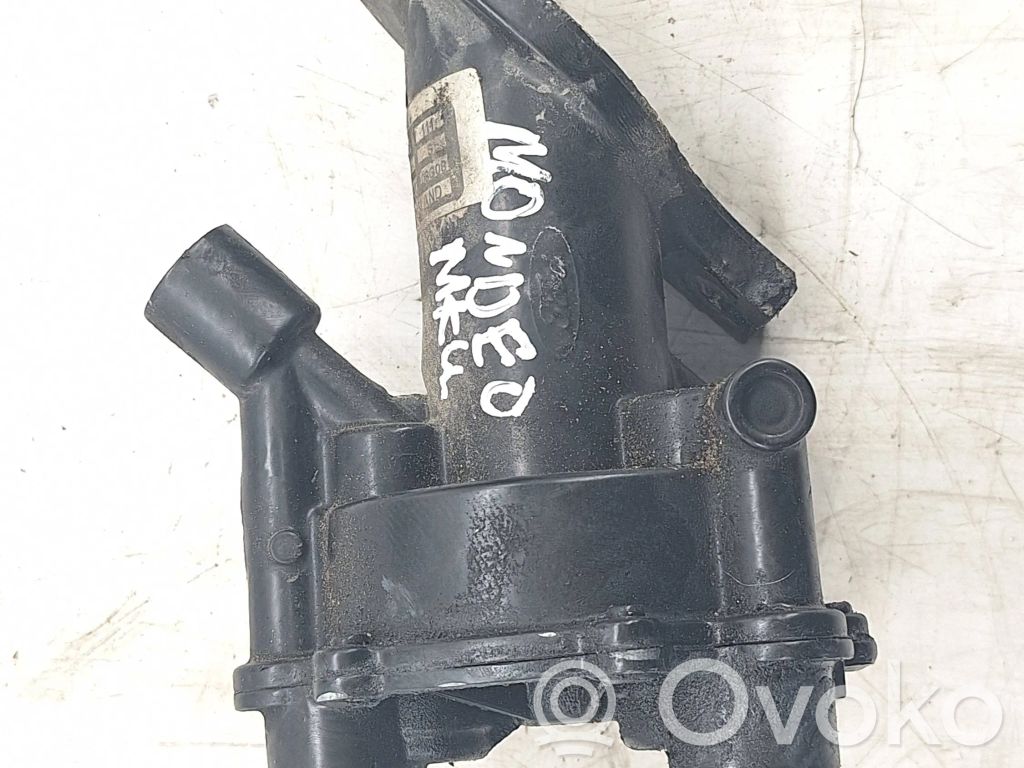 Ford Mondeo MK IV Vacuum pump 