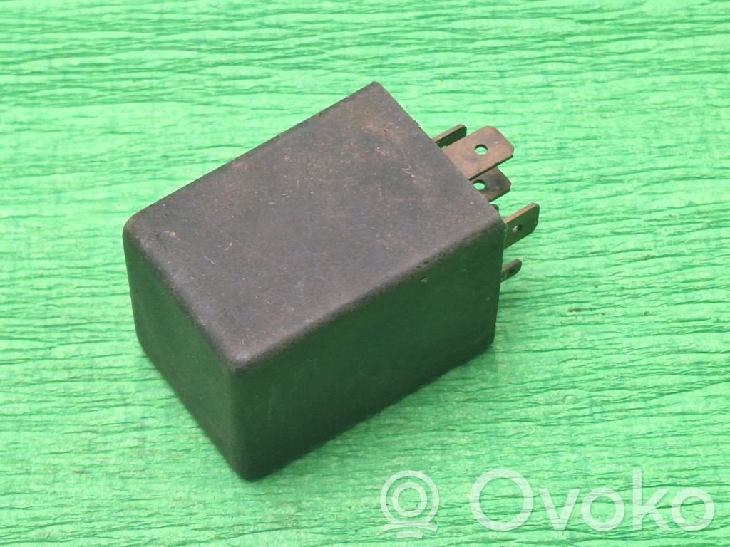 Audi 80 90 B3 Muu rele 