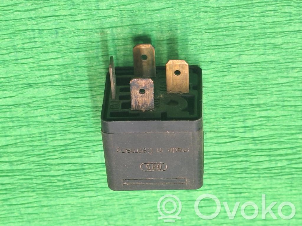 Opel Omega A Muu rele 