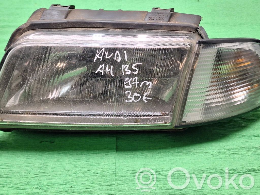 Audi A4 S4 B5 8D Scheinwerfer 