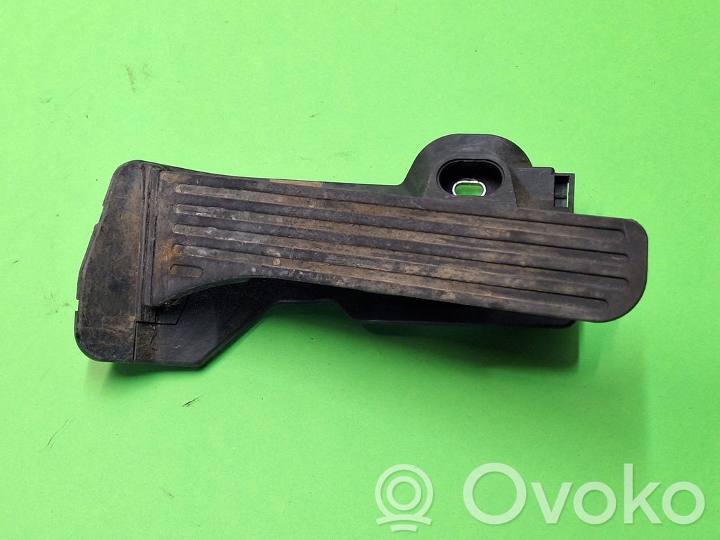 Volkswagen PASSAT B6 Accelerator throttle pedal 