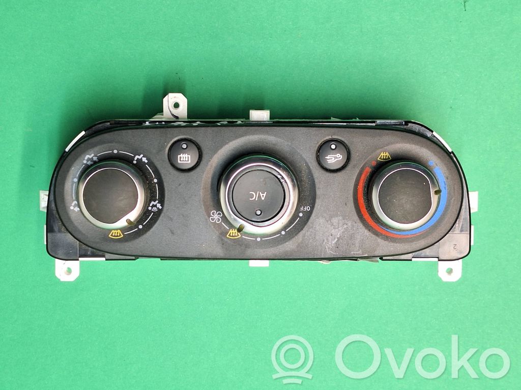 Renault Clio IV Climate control unit 