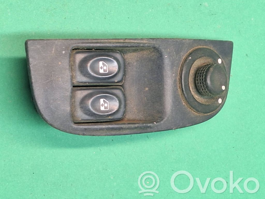 Renault Scenic I Interruptor del elevalunas eléctrico 