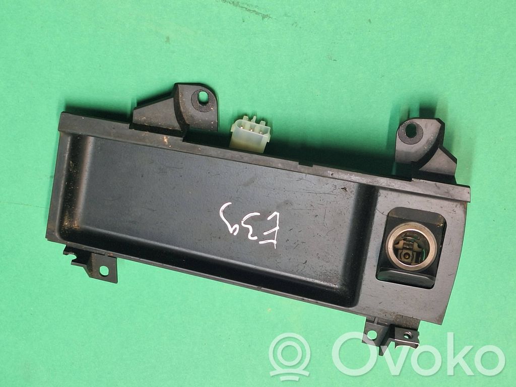 12 V ligzda (priekšā)   8159694