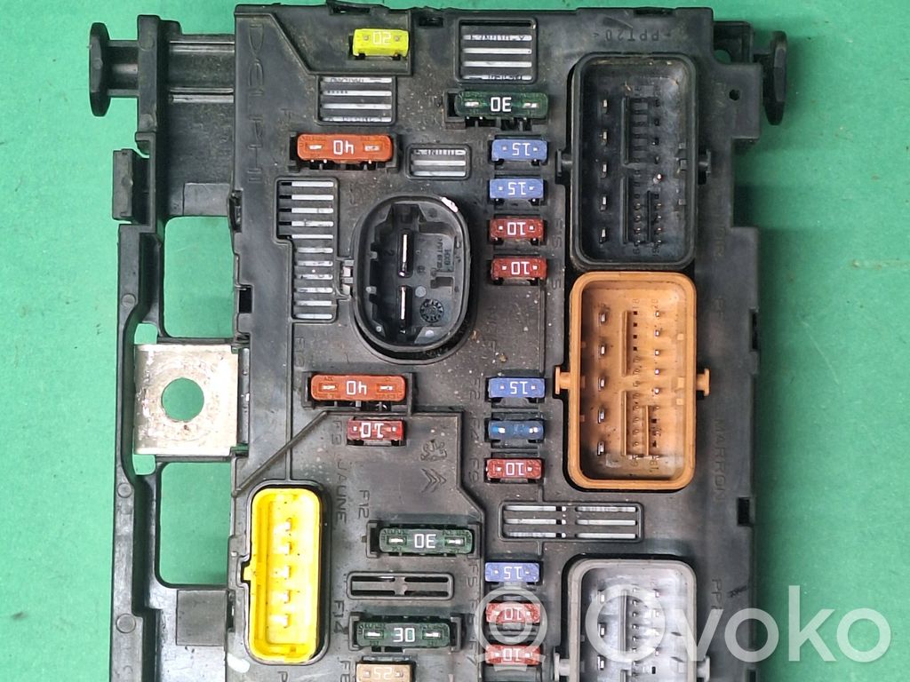 Citroen C2 Fuse module 