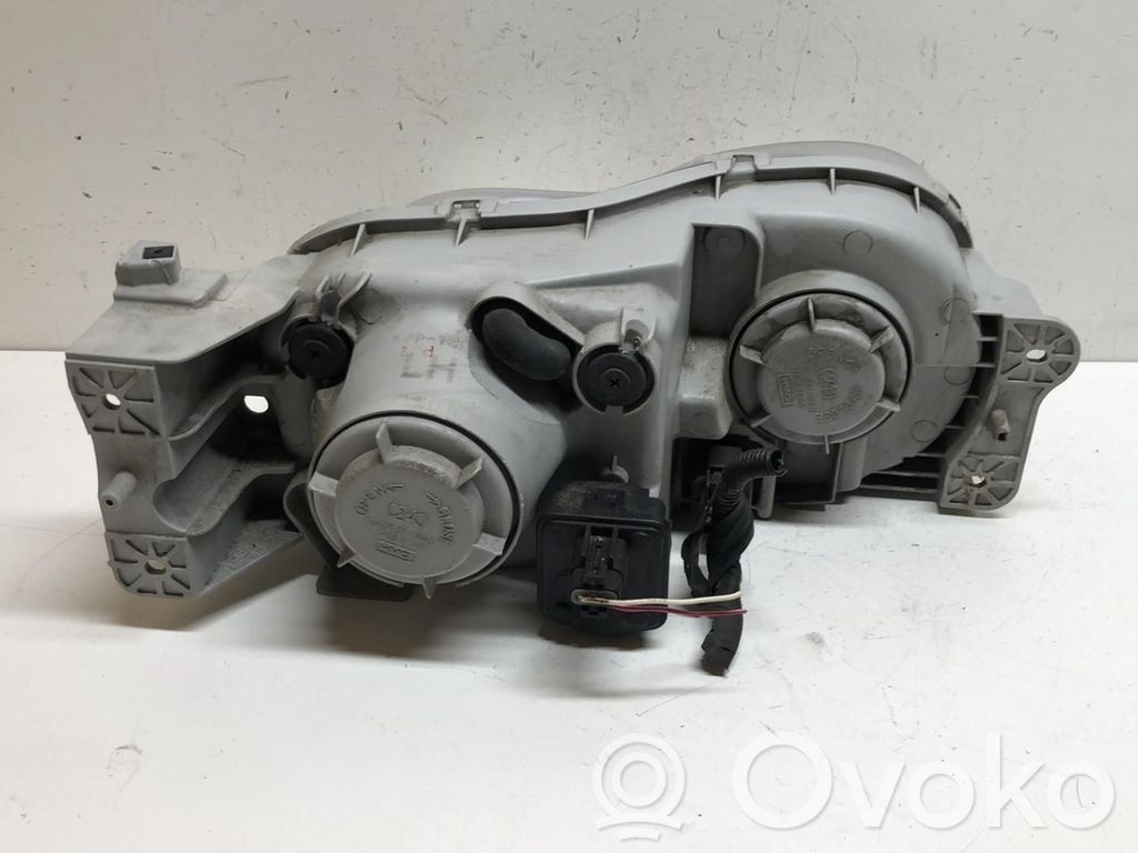Hyundai Coupe Lampa przednia 