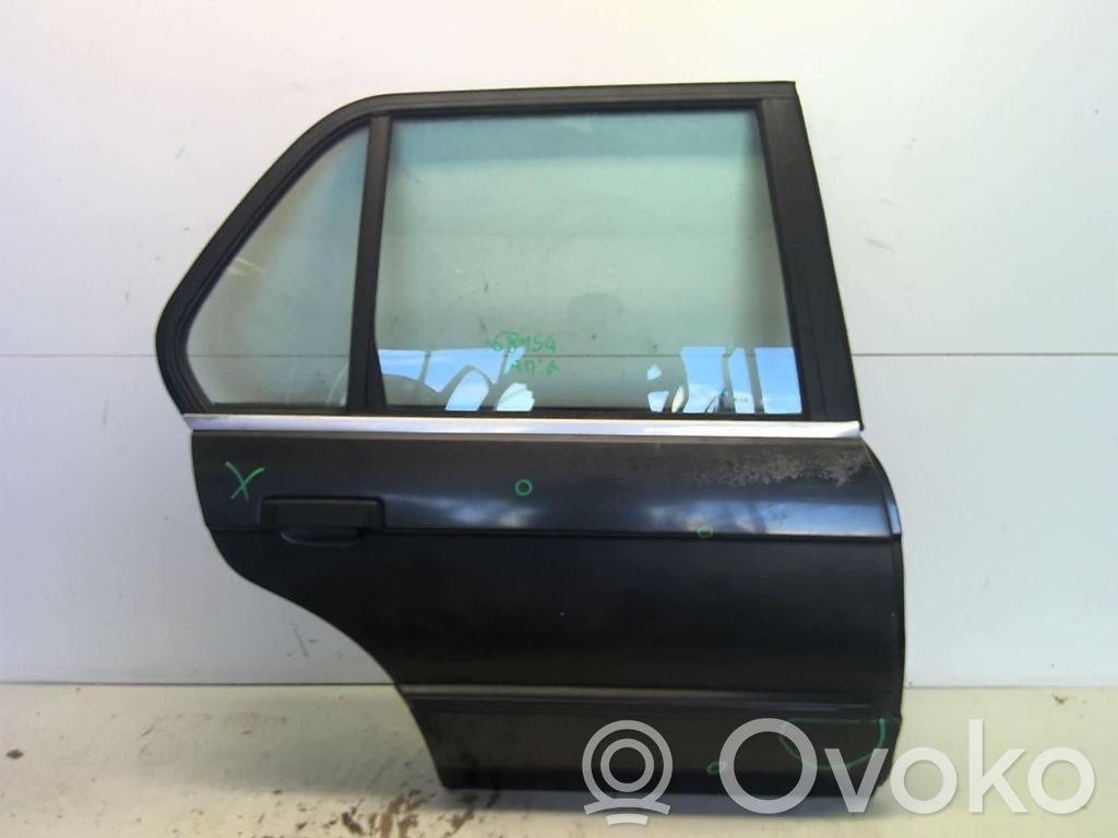 Rear door   41528106936