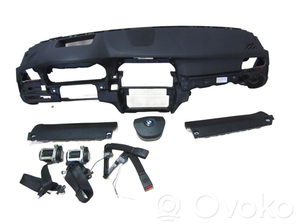BMW 5 F10 F11 Deska rozdzielcza 