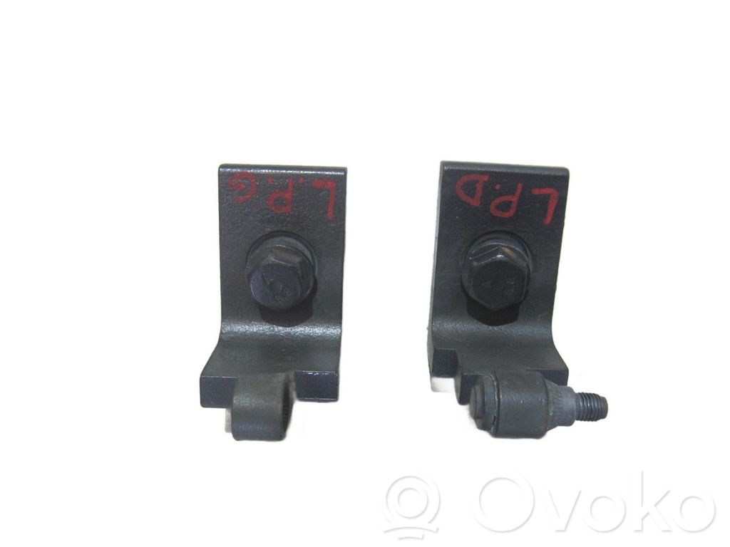 Zawias górny drzwi przednich   41517132759,4151DDD7176847BMW,41517111397,41517176849,41517205551,7068077,7111397,7132759,7176849,7205551,LEWY