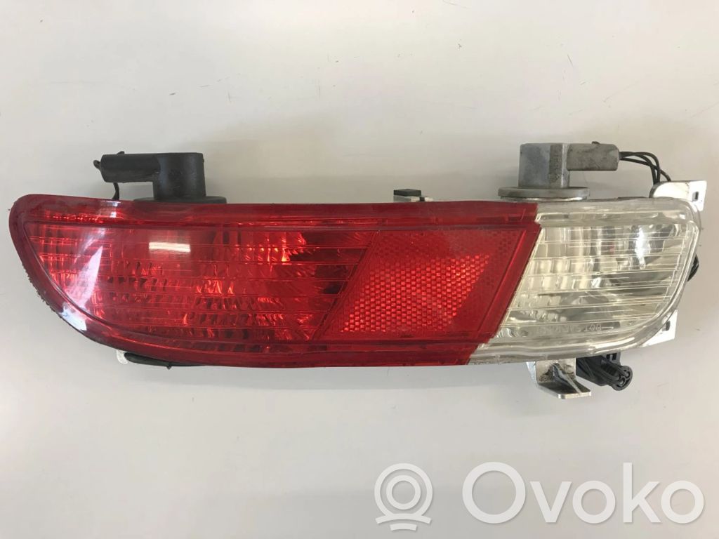 BMW 6 E63 E64 Kolmas/lisäjarruvalo 