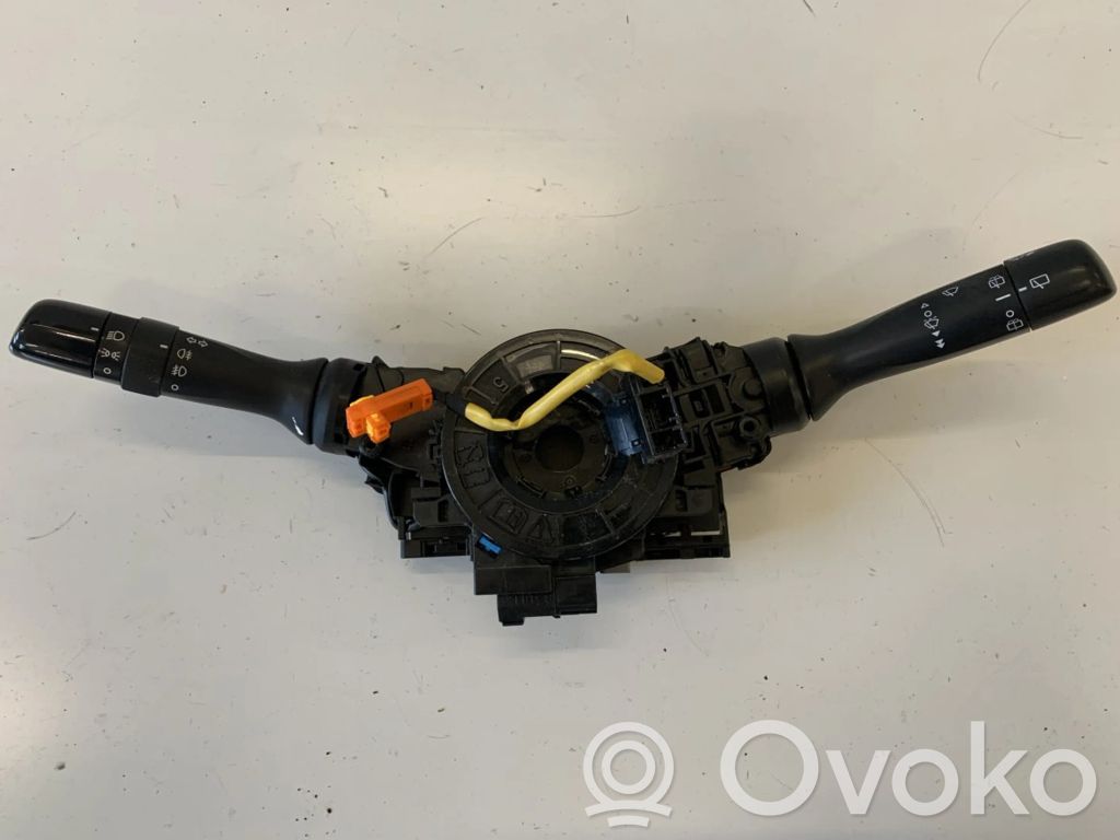 Toyota Yaris Interruptor/palanca de limpiador de luz de giro 