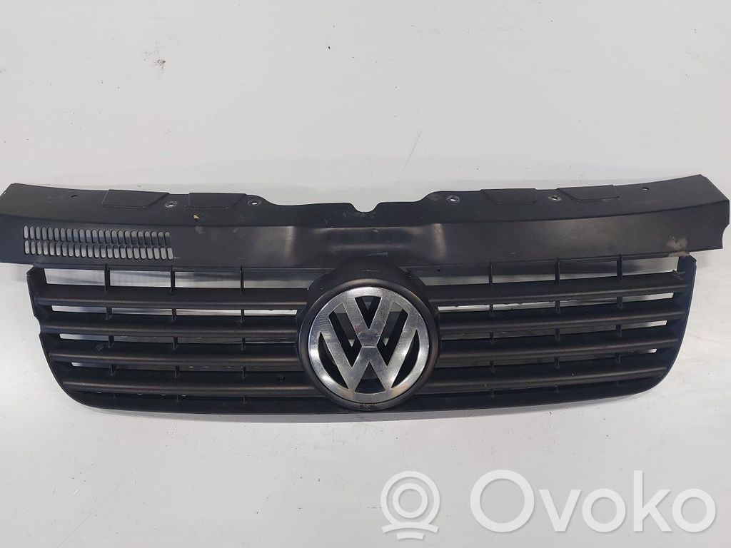 Volkswagen Transporter - Caravelle T5 Grotelės priekinės 