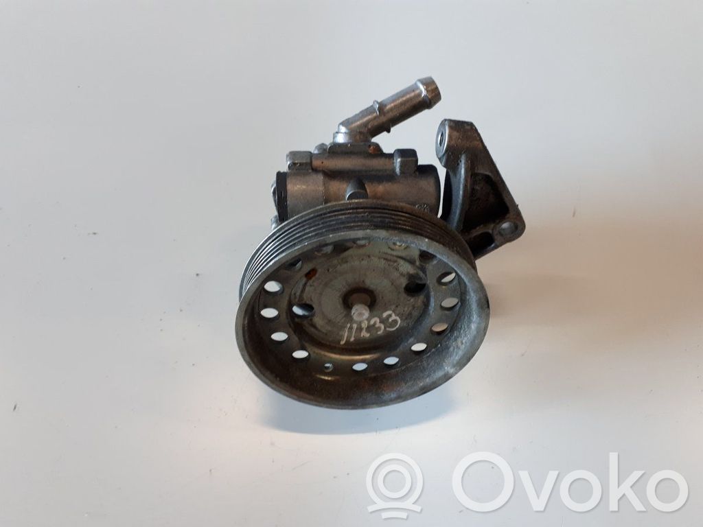 Volvo V70 Ohjaustehostimen pumppu 