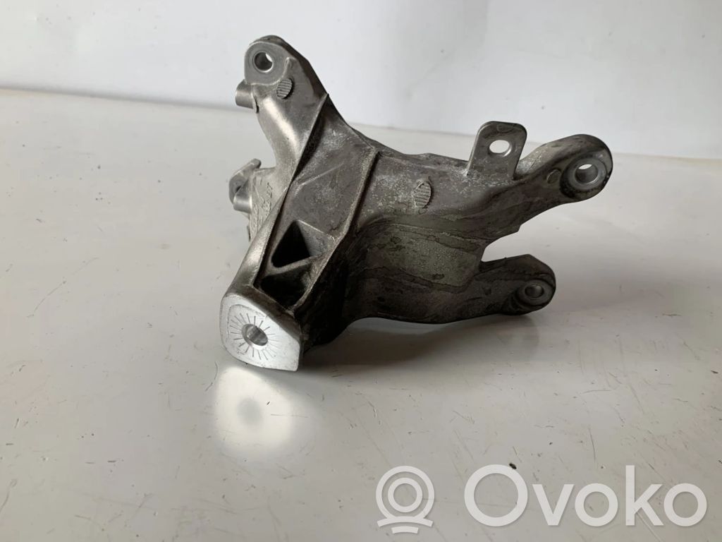 Audi A4 S4 B8 8K Engine mounting bracket 