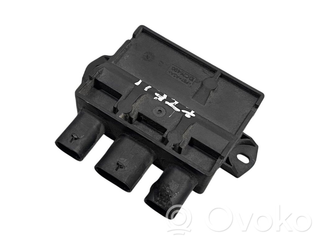 BMW 2 F46 Sterownik / Moduł elektrycznej klapy tylnej / bagażnika 