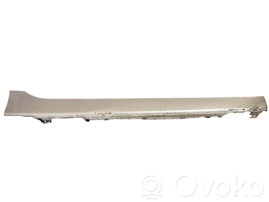 BMW 2 F46 Listón 