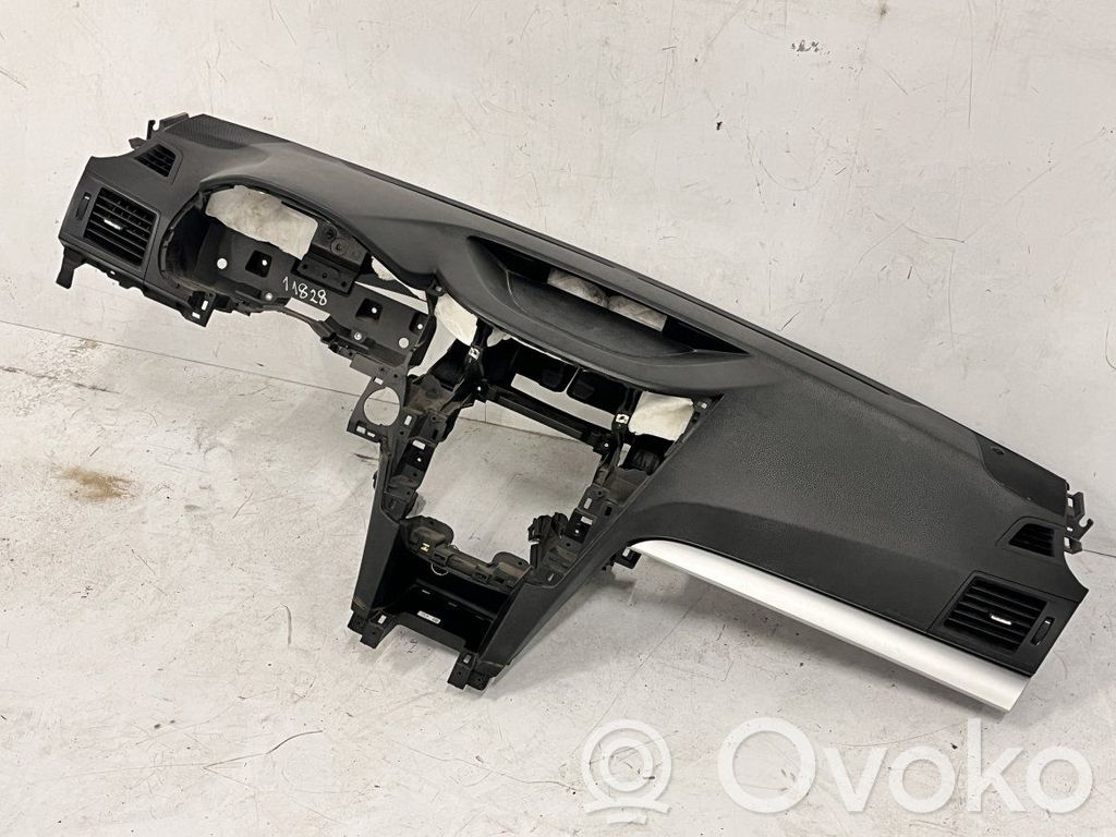 Subaru Legacy Panelė 