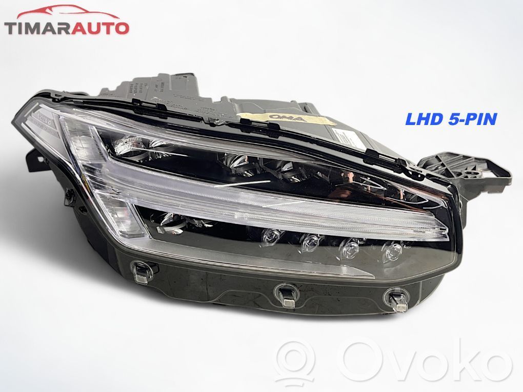 Volvo XC90 Lampa przednia 