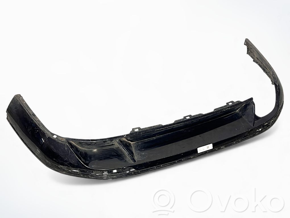 Volkswagen PASSAT B8 Moldura inferior del parachoques trasero 