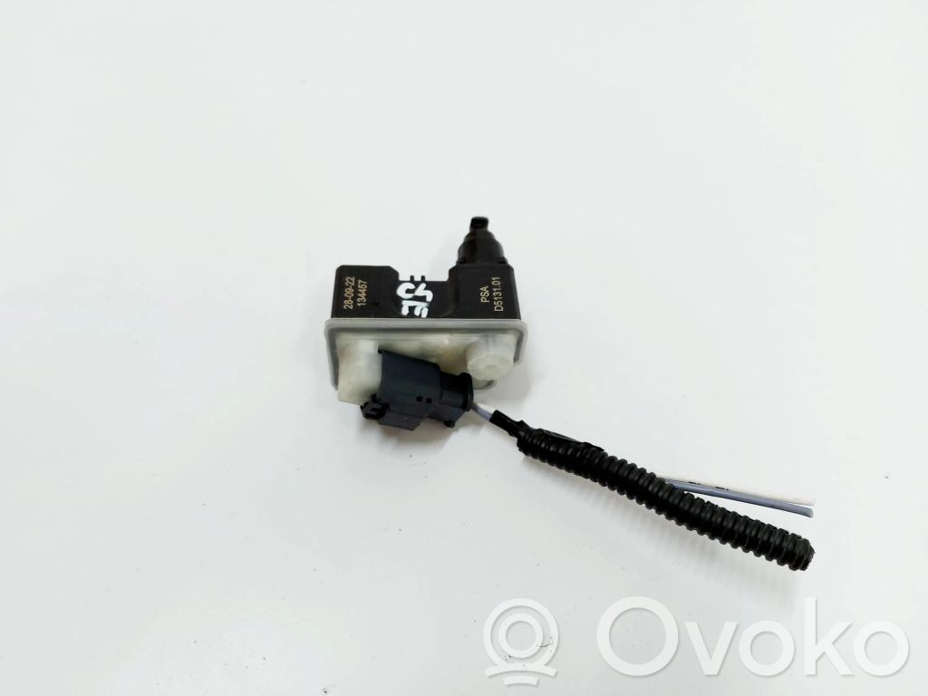 Fuel tank cap lock
