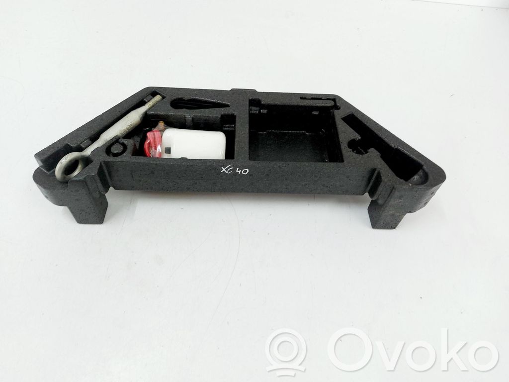 Volvo XC40 Tool set 