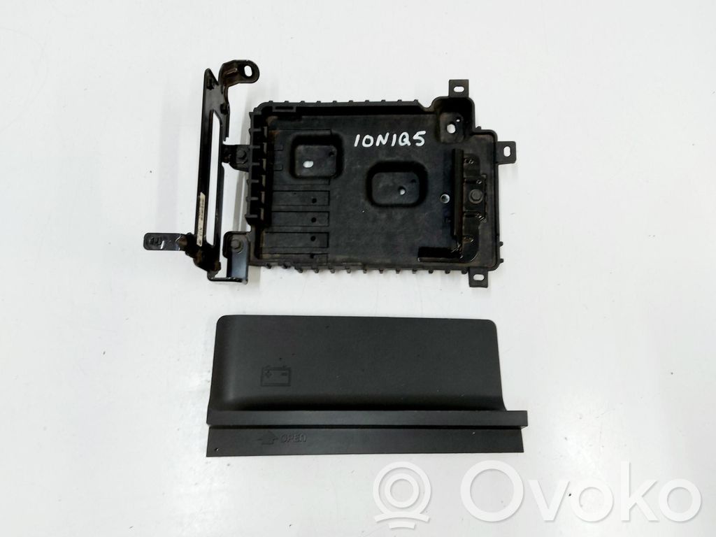 Support boîte de batterie   37150GI000,37150GI000