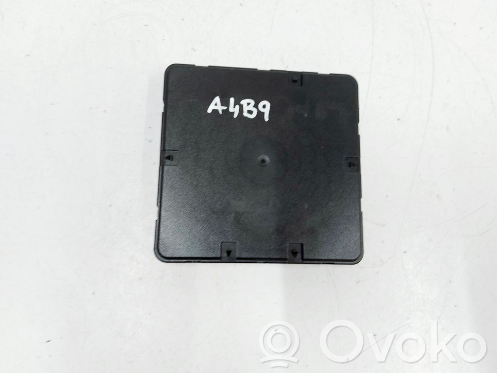 Audi A4 S4 B9 Komforta modulis 