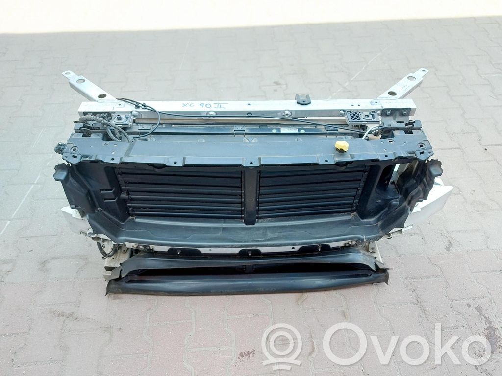 Volvo XC90 Pas przedni 