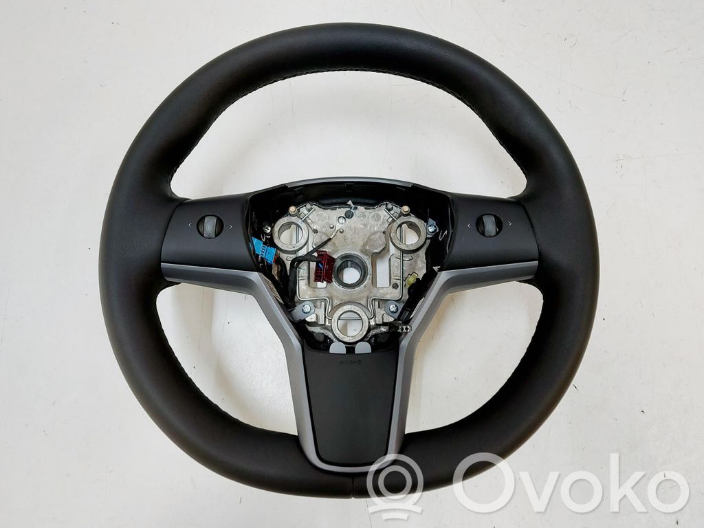 Tesla Model Y Ohjauspyörä 