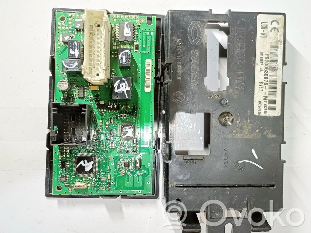 Renault Trafic II (X83) Module confort 
