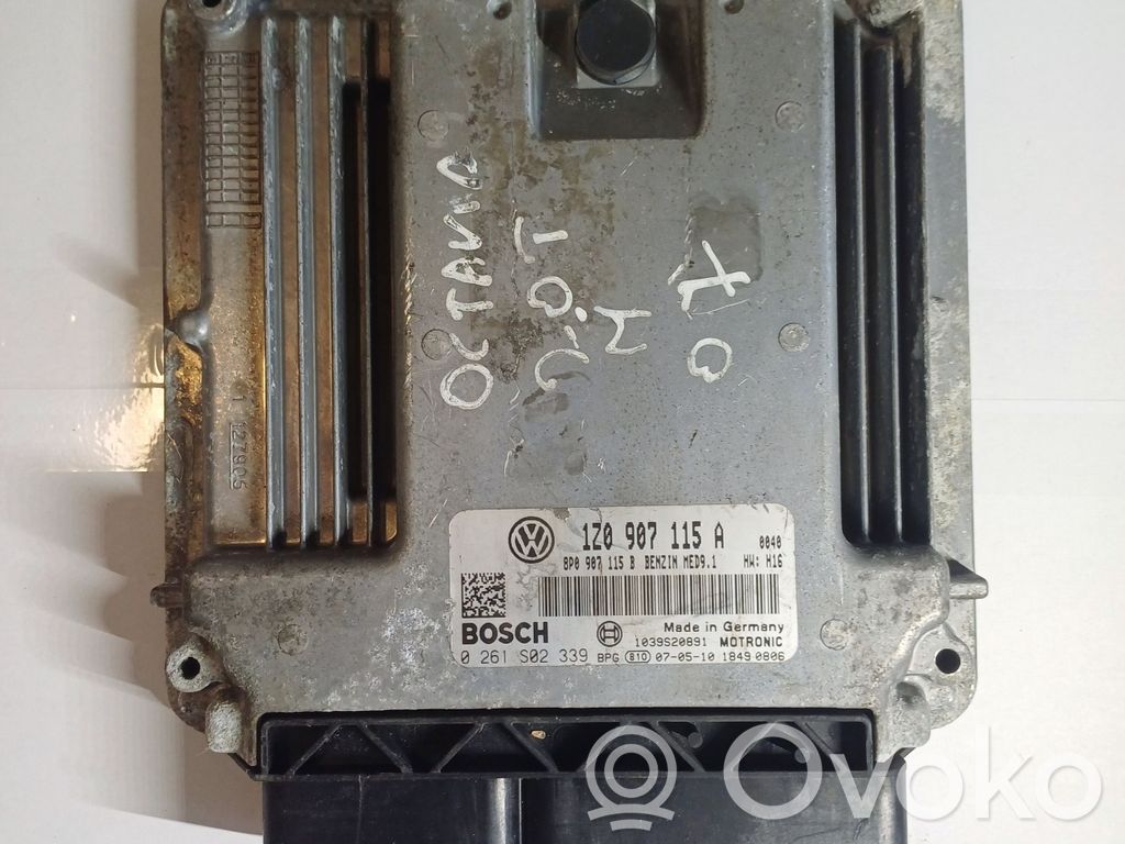 Skoda Octavia Mk2 (1Z) Engine control unit/module 
