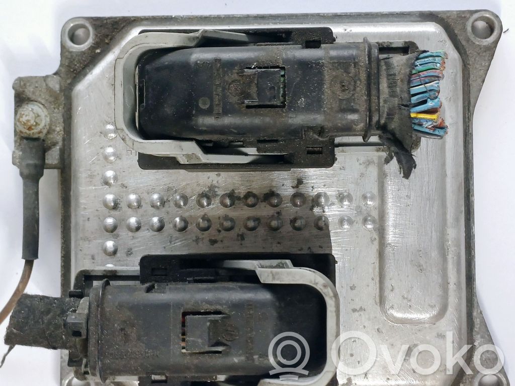 Opel Vectra C Engine control unit/module 
